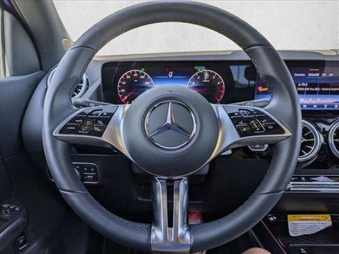 Certified 2025 Mercedes-Benz GLA 250 image 12