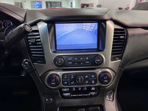 Used 2018 Chevrolet Suburban LT RWD image 28