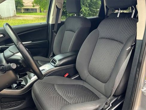 Used 2018 Dodge Journey SXT w/ Connectivity Group image 25