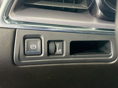 Used 2021 Cadillac XT5 Luxury w/ LPO, Floor Liner Package AWD/4WD image 12