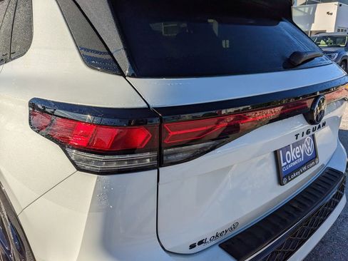New 2026 Volkswagen Tiguan SE R-Line image 29