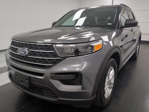 Used 2023 Ford Explorer XLT AWD/4WD image 15