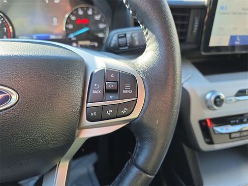 Used 2024 Ford Explorer XLT image 23