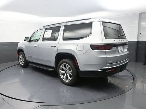 Used 2022 Jeep Wagoneer Series II AWD/4WD image 7