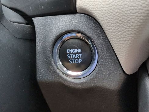 Used 2021 Toyota RAV4 XLE w/ Convenience Package FWD image 26