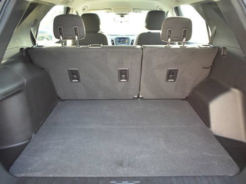 Used 2019 Chevrolet Equinox LS AWD/4WD image 33