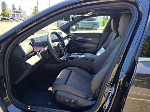 Used 2026 BMW i5 eDrive40 image 22