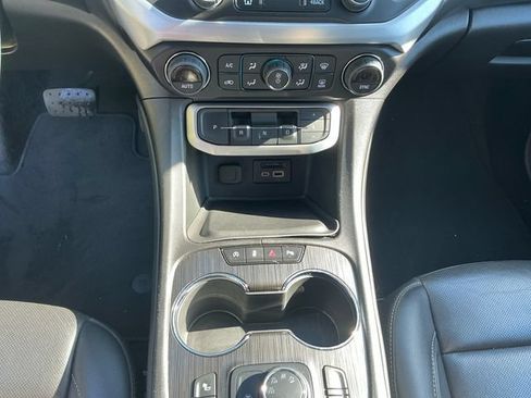 Used 2023 GMC Acadia SLT AWD/4WD image 12