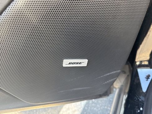 Used 2021 Cadillac XT6 Sport w/ LPO, ONYX Package image 11