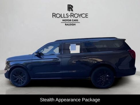 Used 2025 Ford Expedition Max Platinum w/ Stealth Appearance Package image 5