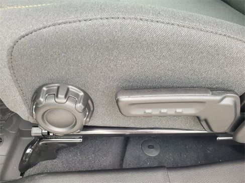 New 2025 Jeep Gladiator Sport image 7