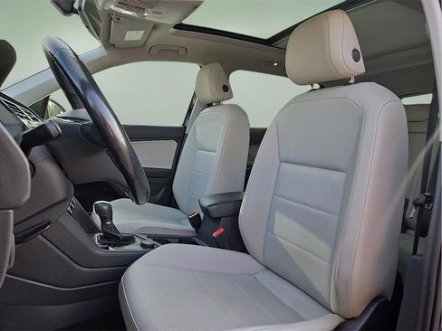 Used 2018 Volkswagen Tiguan SEL image 14