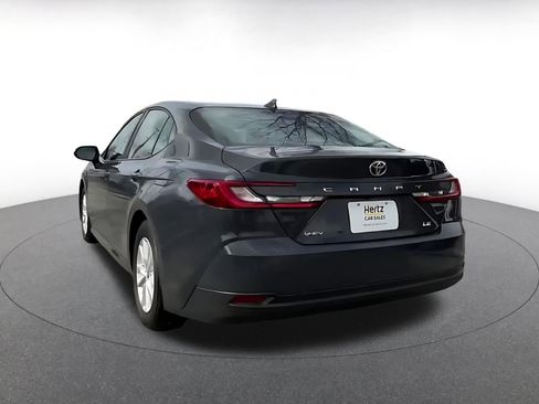 Used 2025 Toyota Camry LE image 11