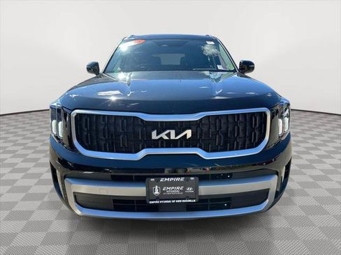 Used 2023 Kia Telluride EX w/ EX Captain's Chair Package AWD/4WD image 8