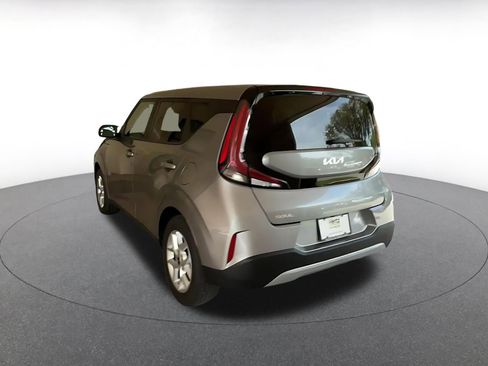 Used 2025 Kia Soul LX w/ LX Technology Package image 11