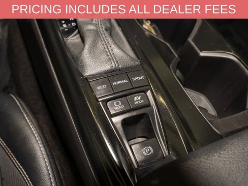 Used 2025 Toyota Camry SE FWD image 16