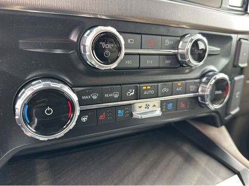 New 2026 Ford F450 Platinum w/ Platinum Plus Package image 29