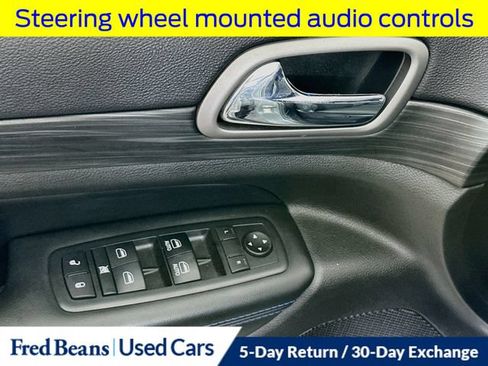 Used 2019 Jeep Grand Cherokee Laredo AWD/4WD image 22