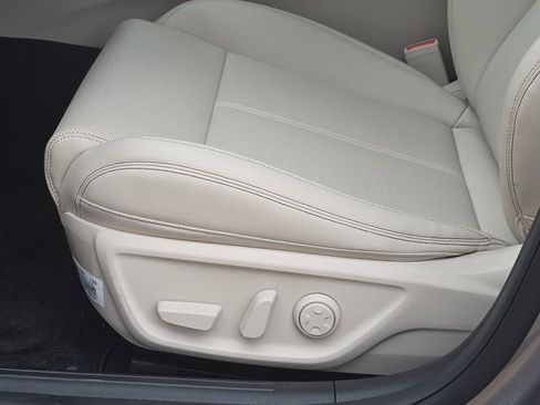 Used 2026 Genesis G70 2.5T image 27