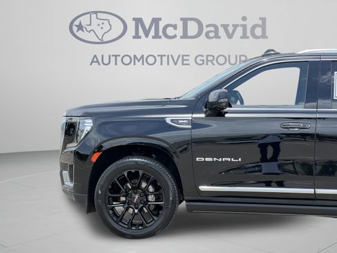 Used 2022 GMC Yukon Denali w/ Denali Premium Package AWD/4WD image 31