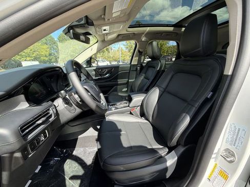 New 2026 Lincoln Corsair Premiere FWD image 11