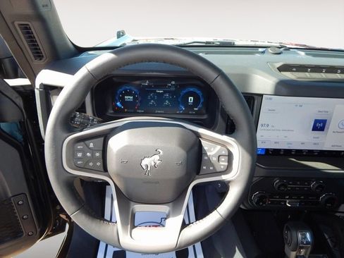 New 2025 Ford Bronco Badlands image 15