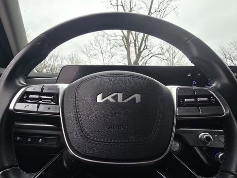 Used 2024 Kia Telluride LX image 27