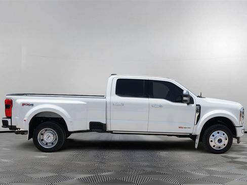 Certified 2025 Ford F450 Platinum w/ Platinum Plus Package AWD/4WD image 4