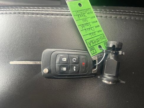 Used 2016 Chevrolet Equinox LTZ w/ Enhanced Convenience Package image 18