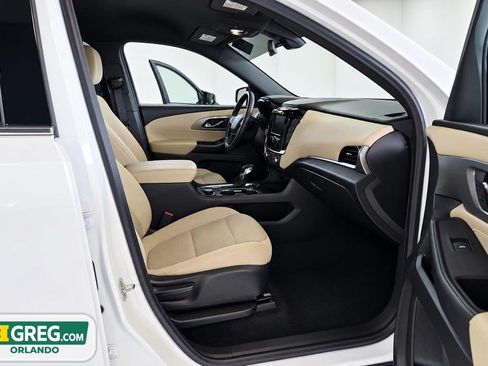 Used 2022 Chevrolet Traverse LS FWD image 11