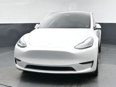 Used 2021 Tesla Model Y Long Range AWD/4WD image 18