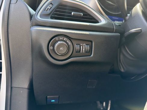 New 2026 Chrysler Pacifica Select w/ S Appearance Package FWD image 15