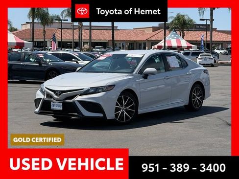 Used 2023 Toyota Camry SE FWD image 1