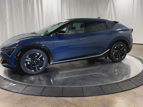 New 2025 Kia EV6 Wind image 5