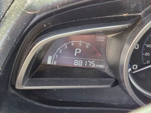 Used 2019 Toyota Yaris LE FWD image 10