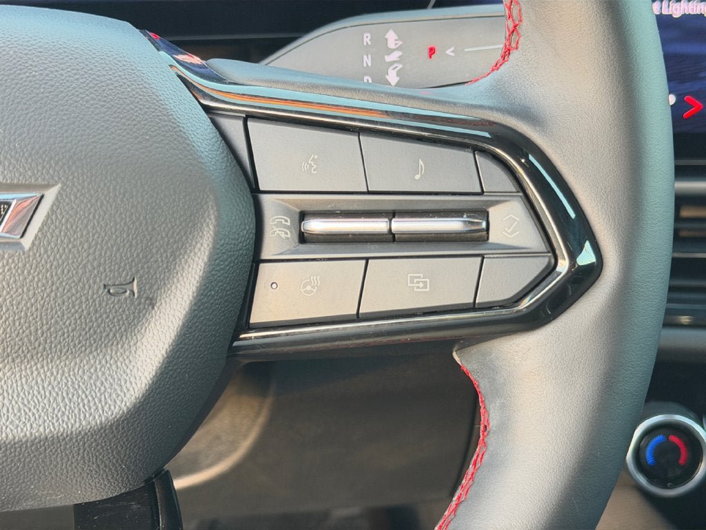 Used 2024 Chevrolet Equinox EV RS FWD image 17