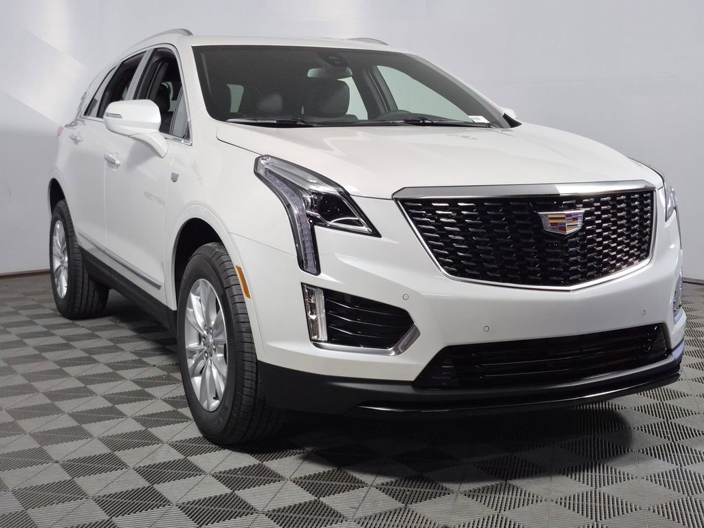 New 2026 Cadillac XT5 Luxury w/ LPO, Floor Liner Package AWD/4WD 360° Tour