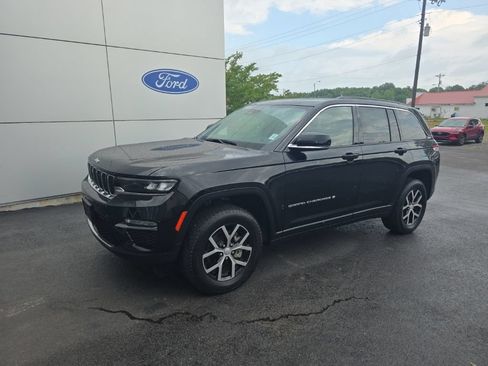 Used 2024 Jeep Grand Cherokee Limited AWD/4WD image 2