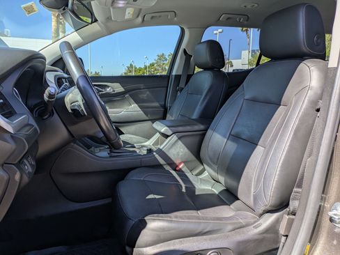 Used 2019 GMC Acadia SLT FWD image 24