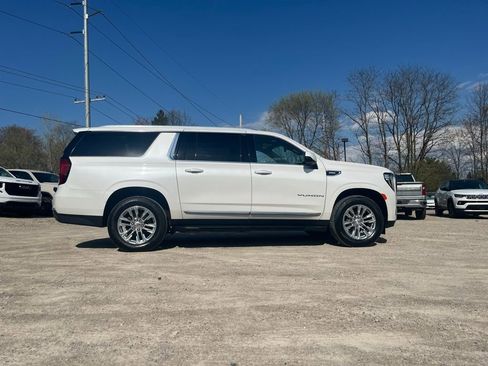 Used 2021 GMC Yukon XL SLT w/ Rear Media and Nav Package AWD/4WD image 6