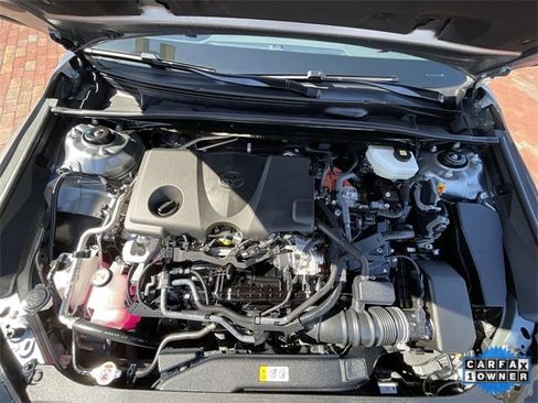 Used 2025 Toyota Camry SE image 25