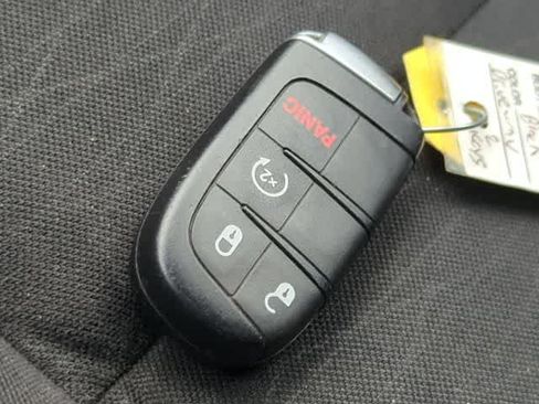 Used 2020 Dodge Durango SXT AWD/4WD image 35