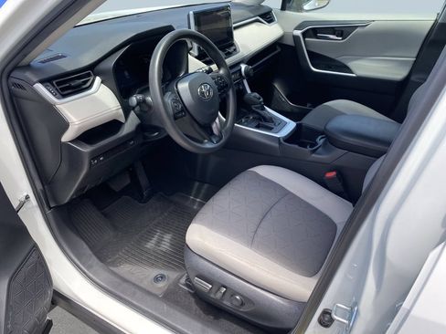 Used 2023 Toyota RAV4 XLE w/ Convenience Package FWD image 10