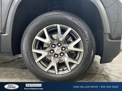 Used 2023 GMC Acadia SLE image 11