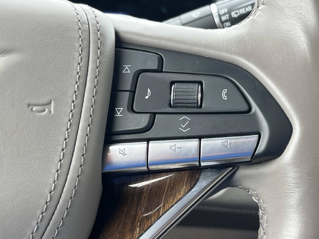 Used 2023 Cadillac Escalade ESV Sport Platinum AWD/4WD image 34