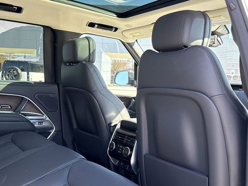 New 2025 Land Rover Range Rover SE image 16