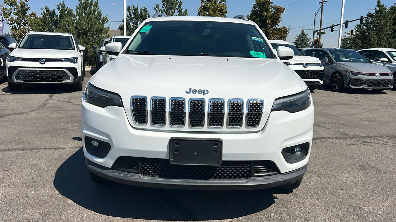 Used 2019 Jeep Cherokee Latitude Plus w/ Comfort/Convenience Group AWD/4WD image 2