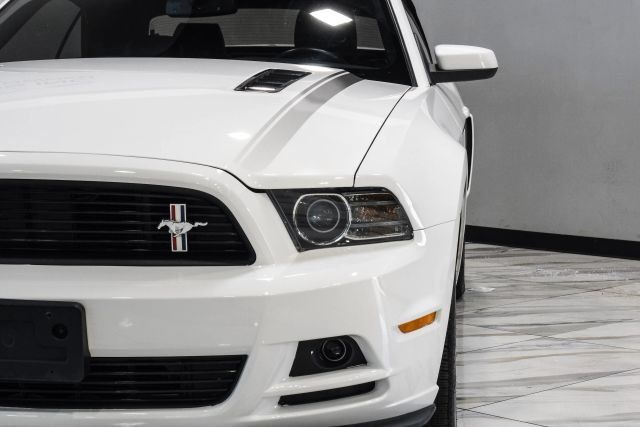 Used 2013 Ford Mustang GT Premium w/ Electronics Pkg RWD image 44