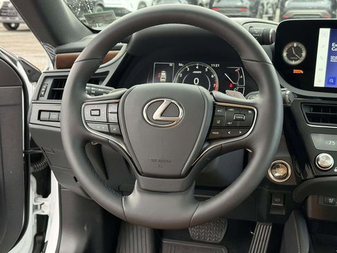 New 2025 Lexus ES 350 Premium image 9