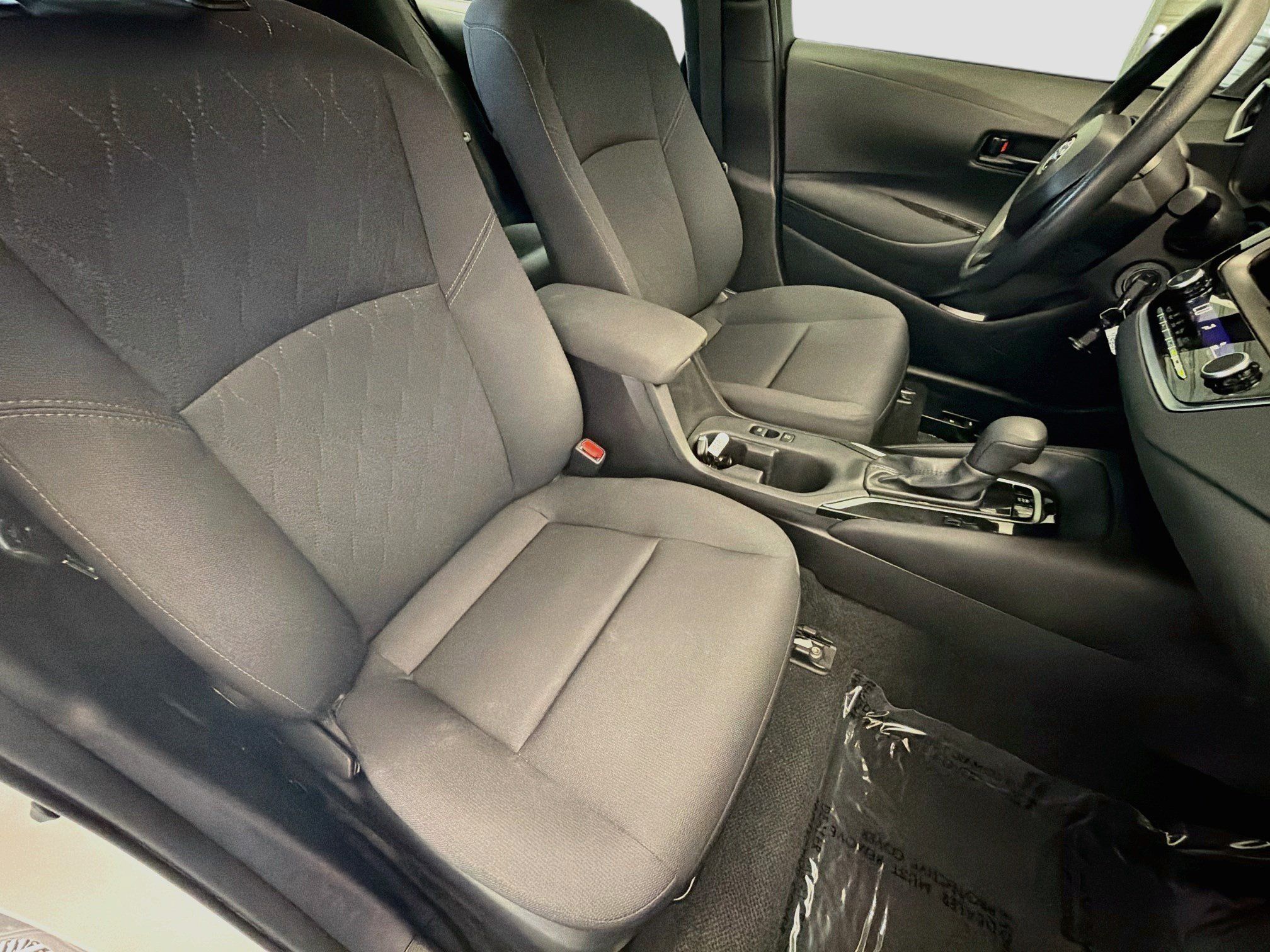 Used 2025 Toyota Corolla LE FWD image 15